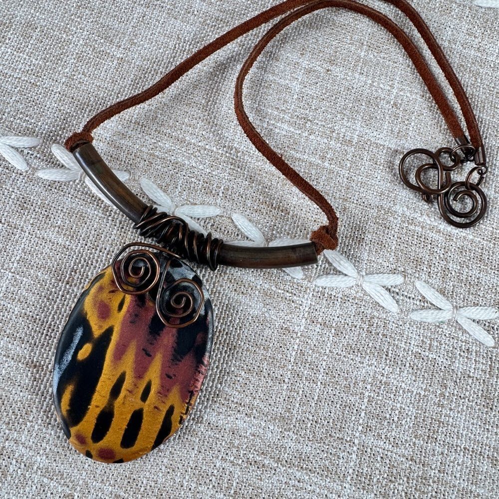 Vintage Black and Bronze Swirl Pendant Necklace - Picture 12 of 12